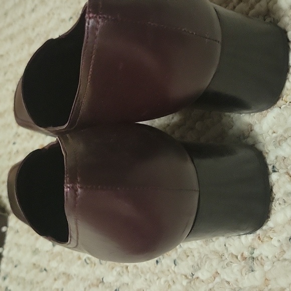 Shoes - Picture 3 of 4